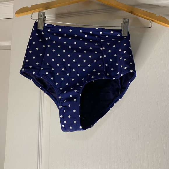 Swimwear - Picture 11 of 11